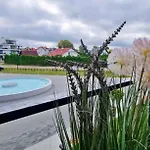 Ostseetraum - Pool, Sauna, Jacuzzi, 2 Bikes, Spielplatz, Apartments Apartmán